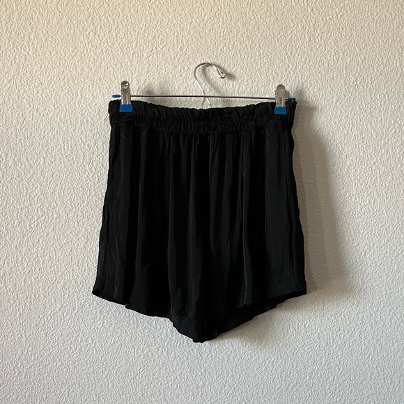 Tina + Jo Satin Flutter Shorts in Black Size Small - Picture 1 of 6